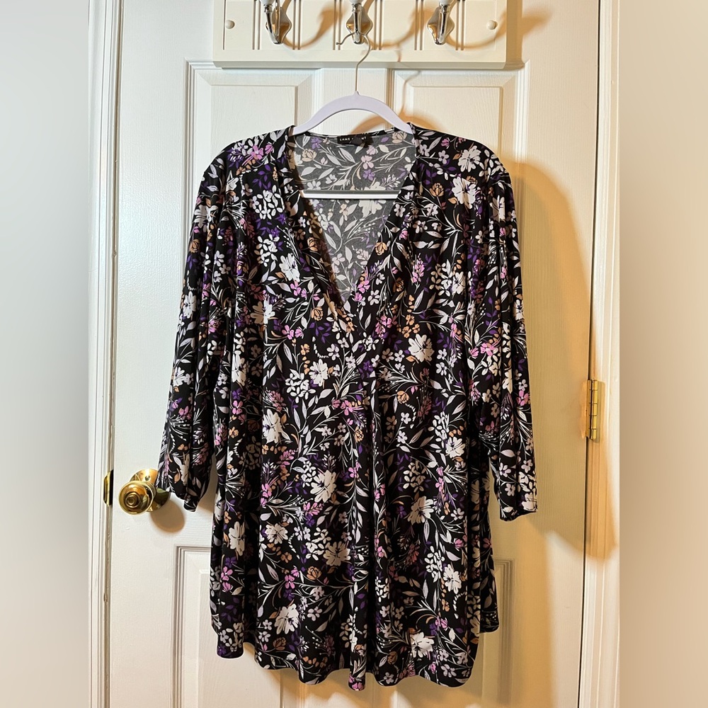 Lane Bryant 26/28 Double V-Neck, 3/4 Sleeve Black Floral Blouse Plus Size